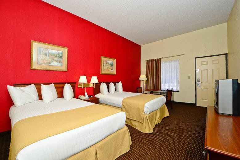 Manchester Heritage Inn & Suites Exteriér fotografie